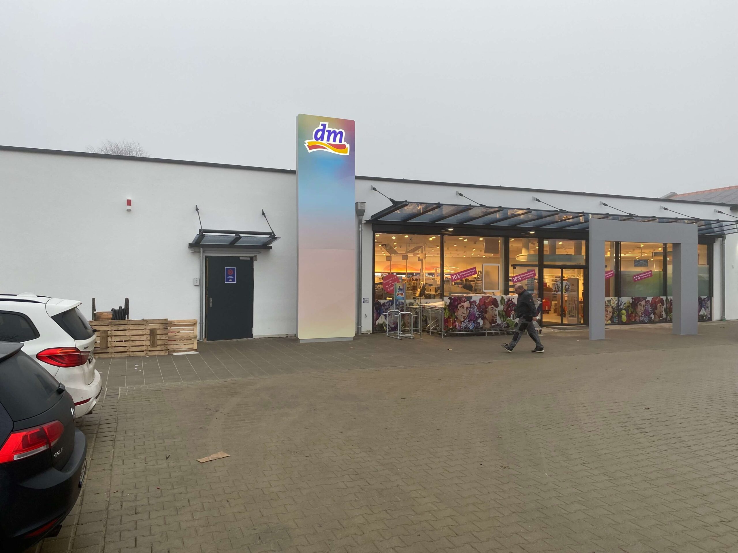 dm Markt von außen dargestellt